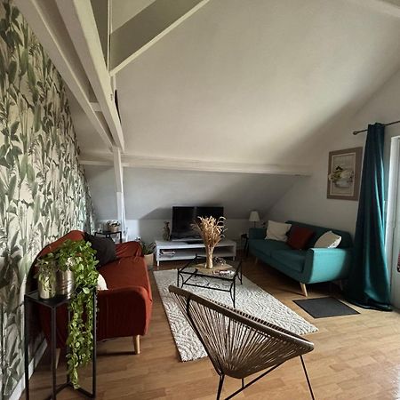 Une Ambiance Cosy Avec Jardin Privatif Nassandres Luaran gambar