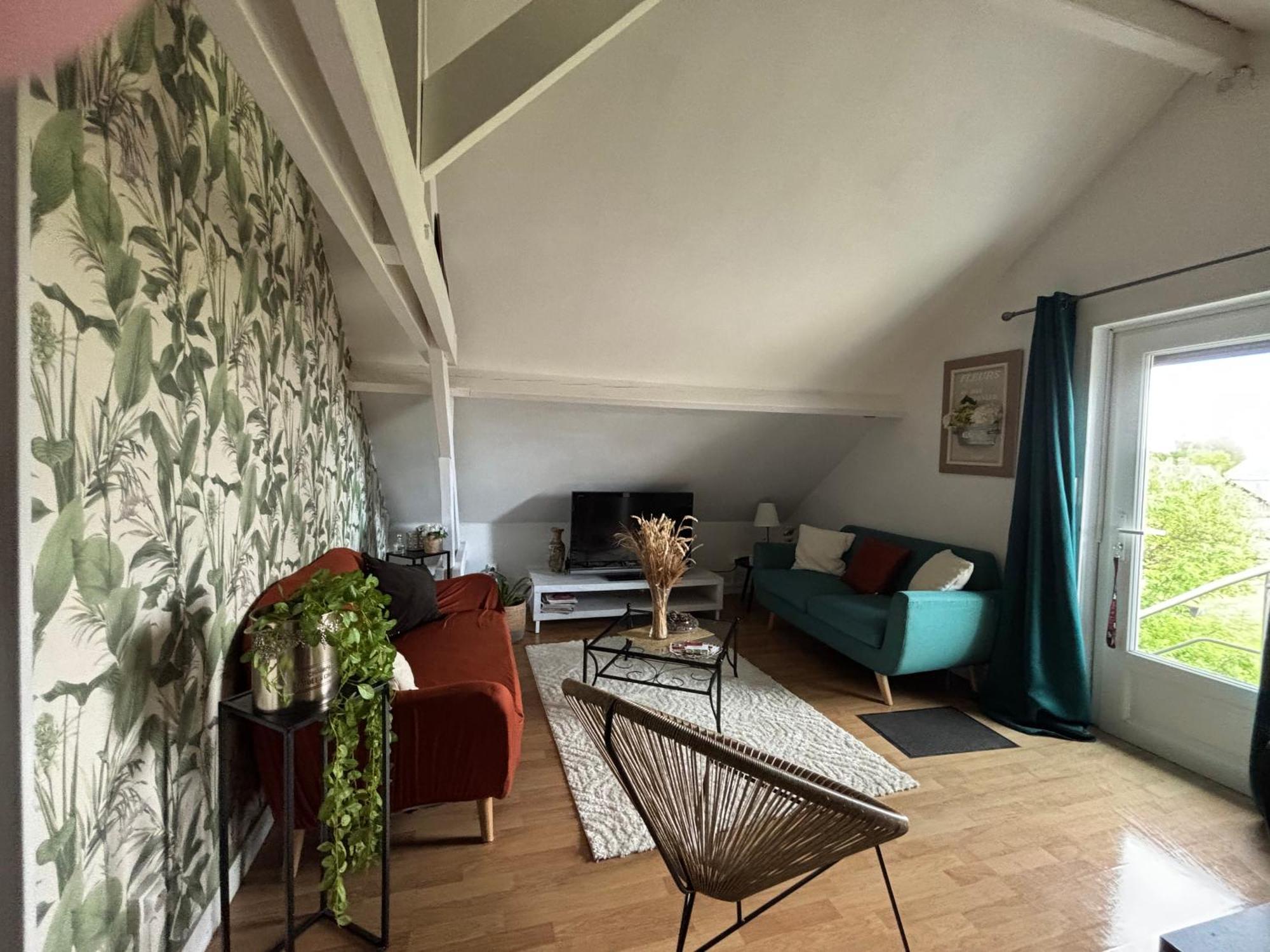 Une Ambiance Cosy Avec Jardin Privatif Nassandres Luaran gambar